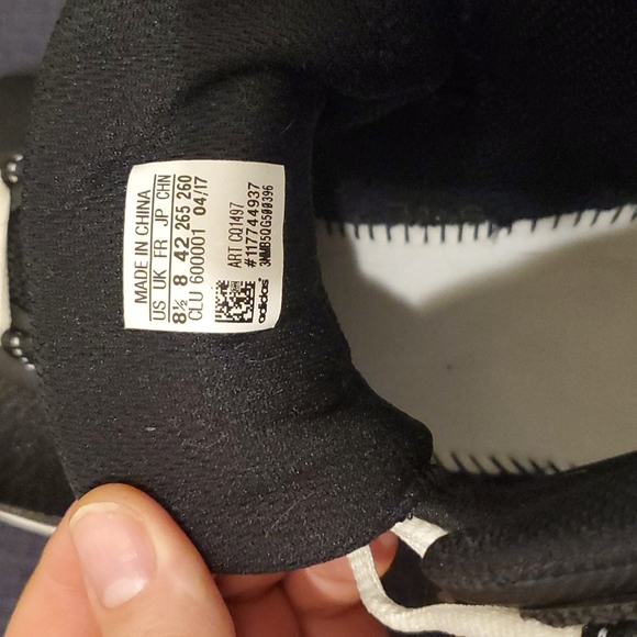 Adidas mens size 8.5 - Picture 4 of 6